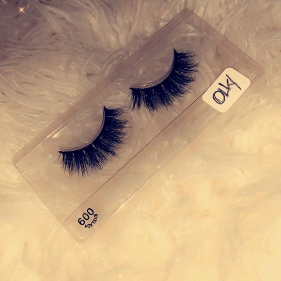 Lash💎 - Picture 3 of 6